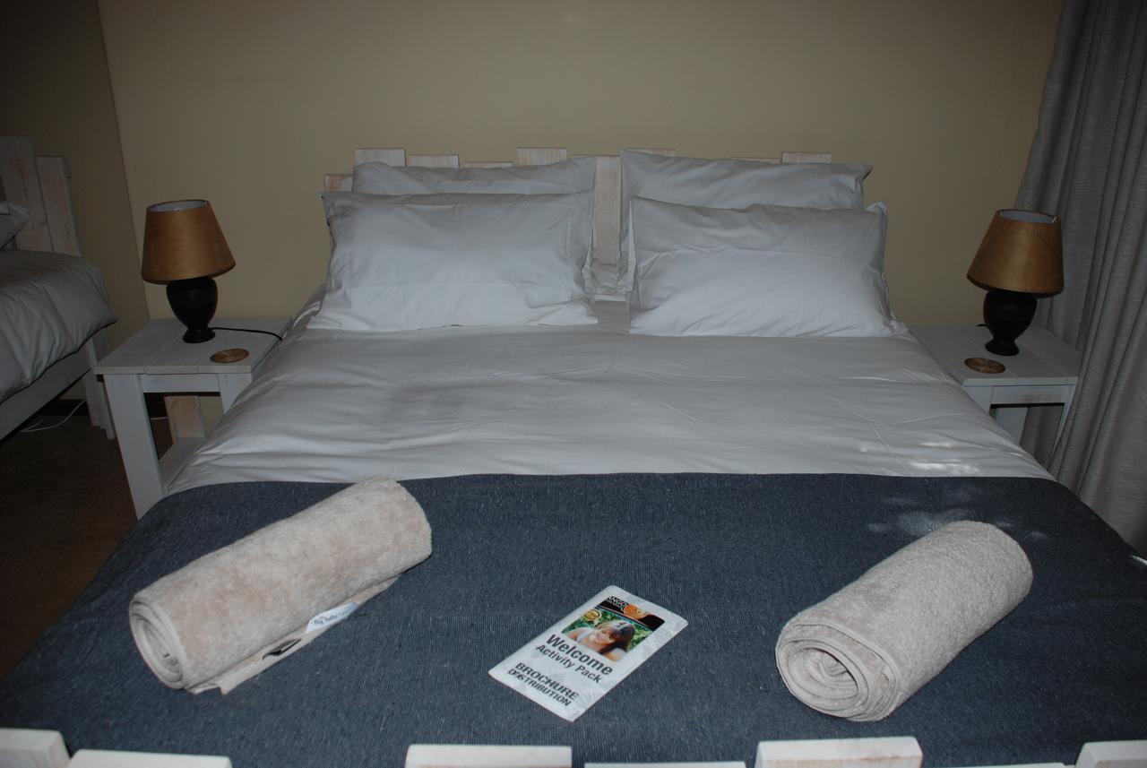 86 On Langenhoven Bed & Breakfast オーツホーン エクステリア 写真