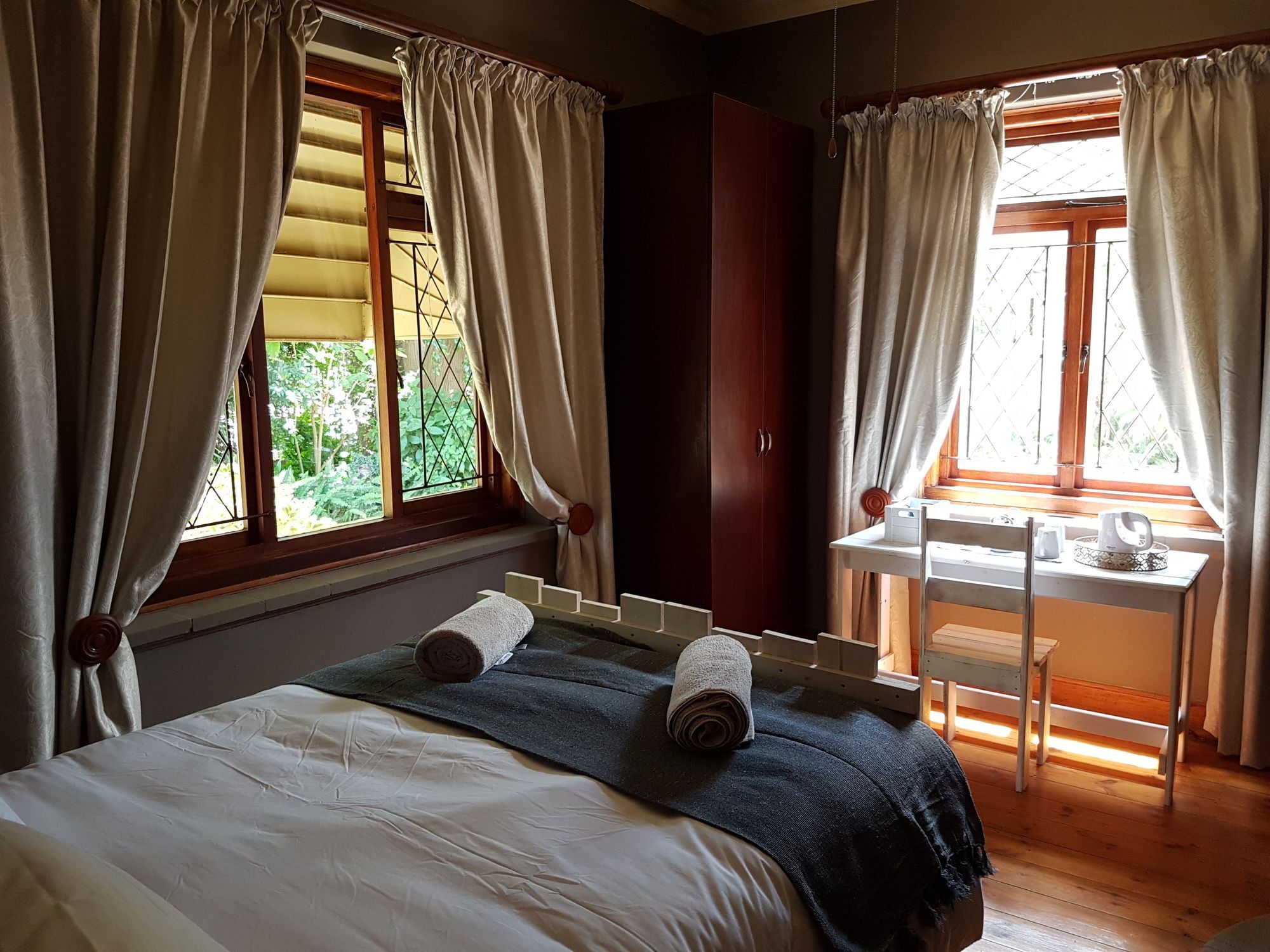 86 On Langenhoven Bed & Breakfast オーツホーン エクステリア 写真
